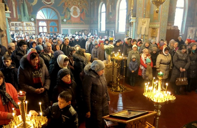 Літургія в Христо-Різдвяному храмі міста Зіньків