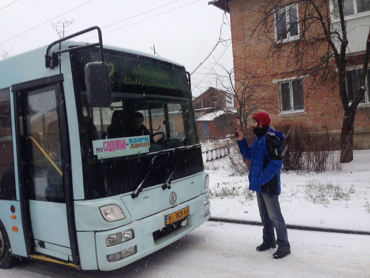 Автобус "Садовий — виборча дільниця"