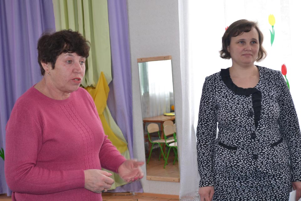 Завідуюча ДНЗ «Барвінок» Ніна Уракова та голова Терешківської сільради Наталія Туркеніч