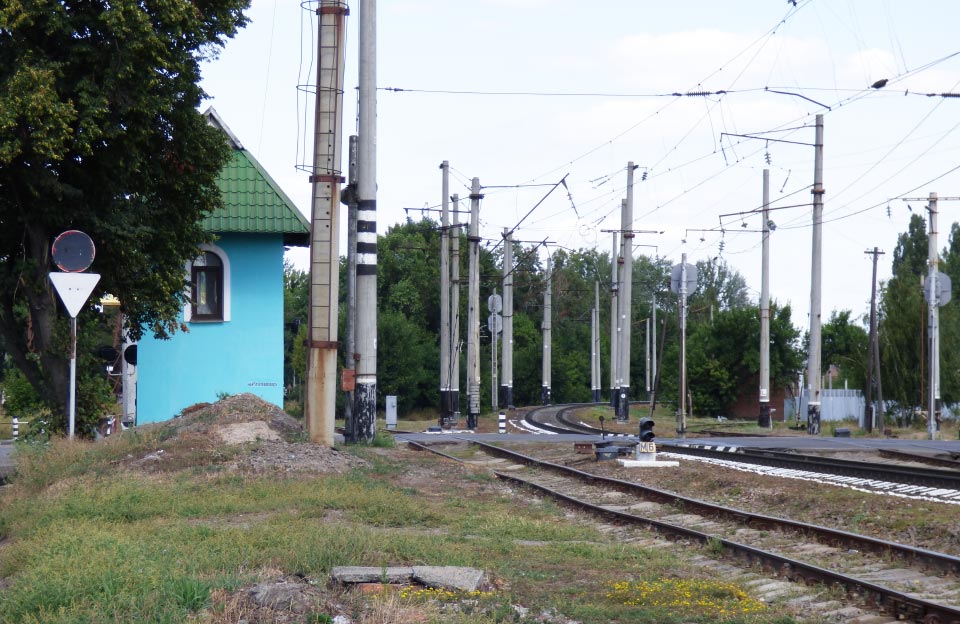 Железнодорожный переезд на улице Зеньковской