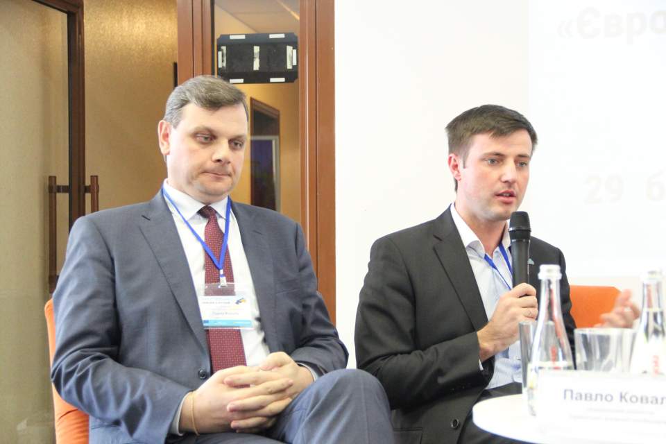 Тарас Висоцкий (справа)