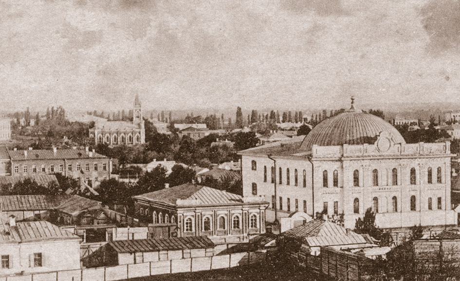 Праворуч — Велика хоральна синагога