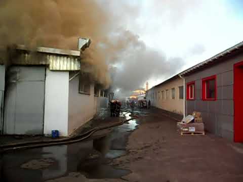 Полтава: рятувальники ліквідували пожежу у виробничому корпусу та складському приміщенні