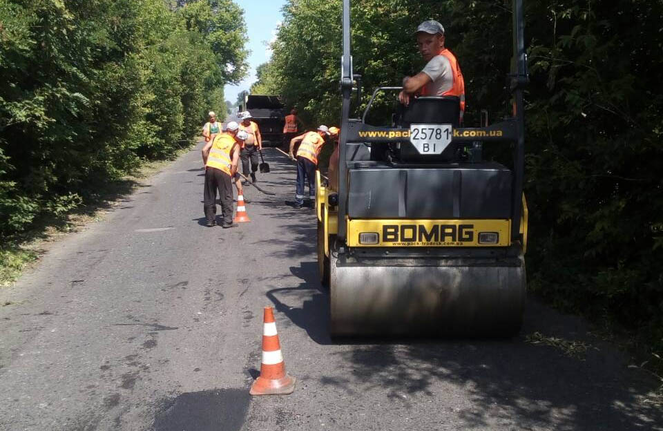 На Полтавщині продовжується ремонт місцевих доріг