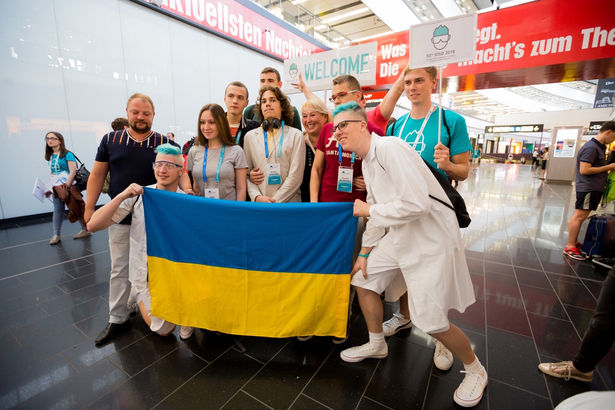 На IChO Україну представляли 4 школярі