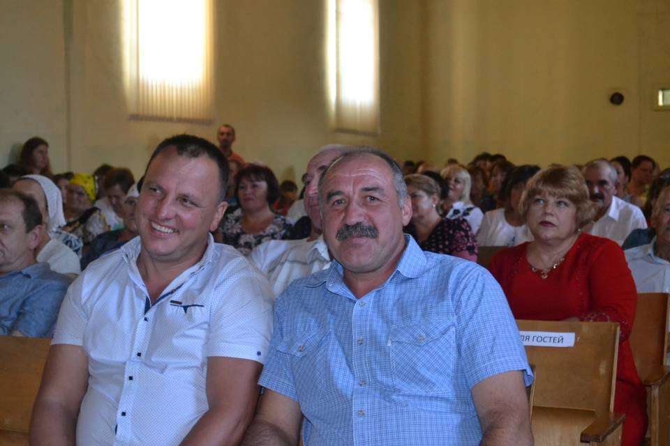 Микола Шапаренко та Валерій Білокінь на святковому концерті