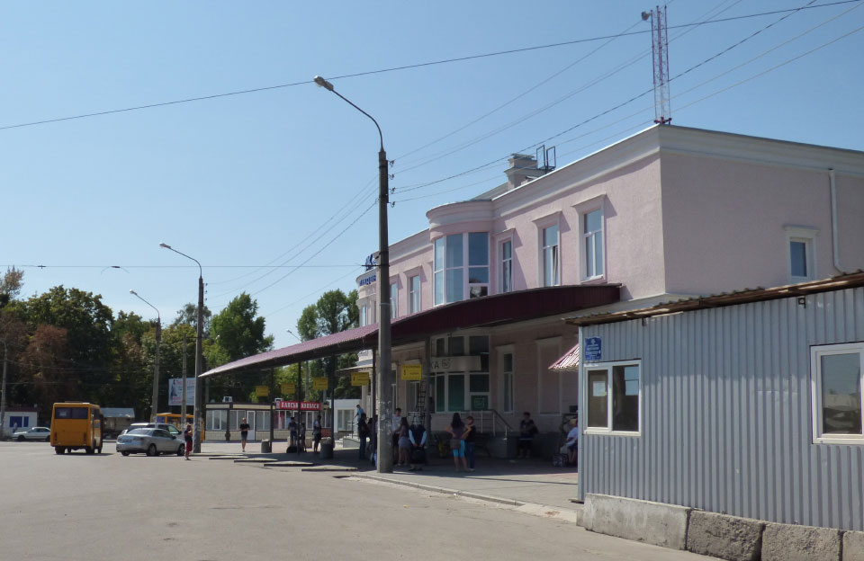 Автостанція ТДВ «Полтаваавтотранс» АС-4 на площі Слави, 5 у Полтаві
