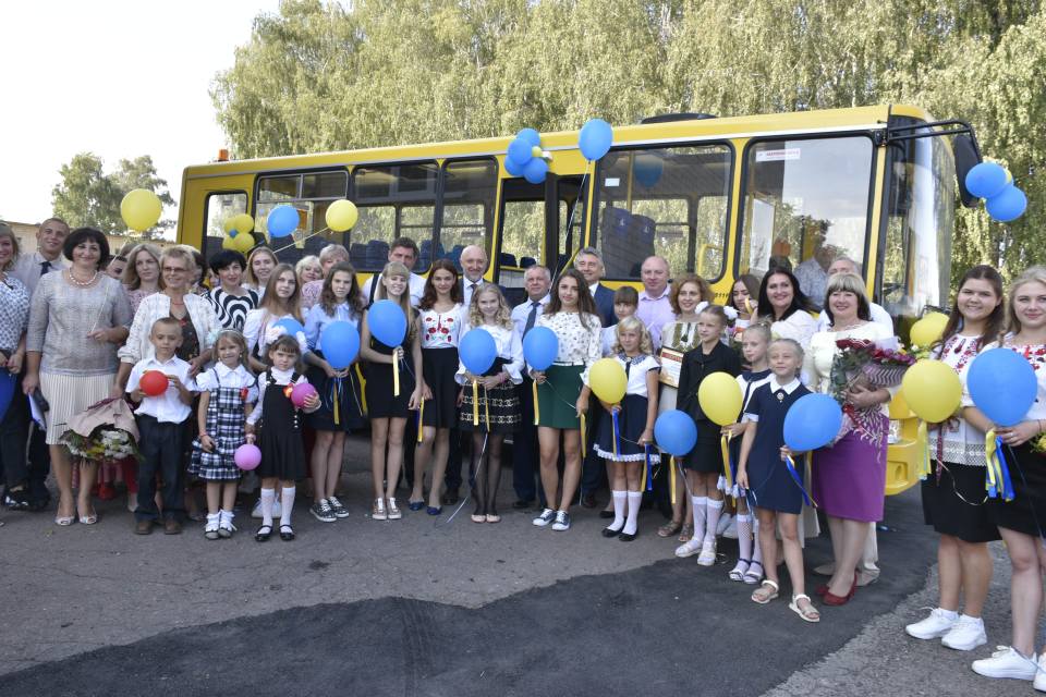 Придбання шкільного автобуса для учнів громади співфінансували сільська рада та ОДА