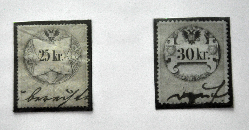 Гербові марки в Австрійській імперії ввели у 1850 році.