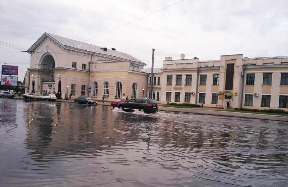 Площа Слави після зливи у липні 2018 року
