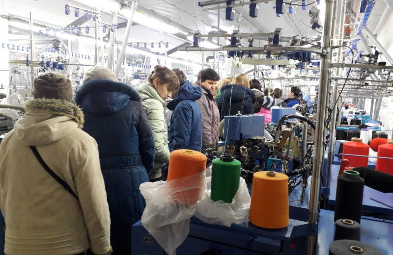 Мачухівська шкарпетна фабрика ознайомлює молодь із виробництвом