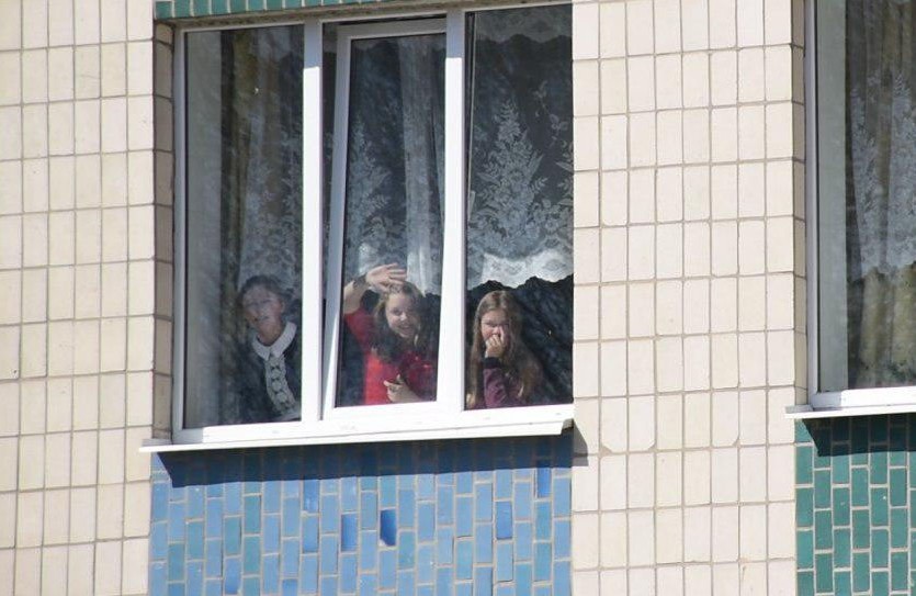 Нові вікна в школах громади радують школярів