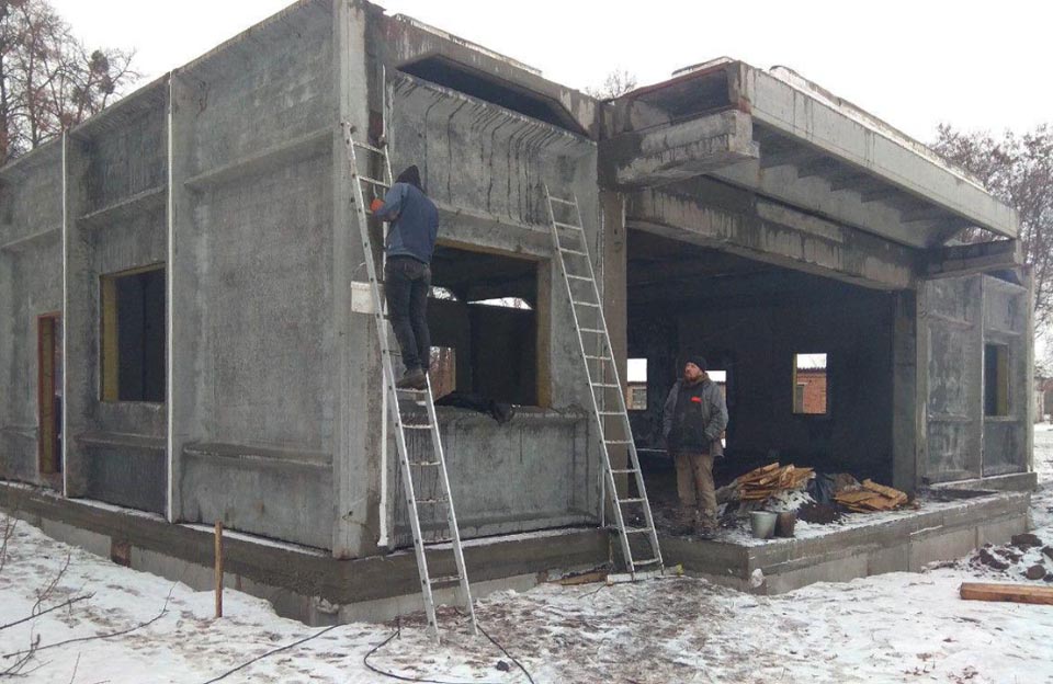 Будівництво амбулаторії у Петрівці-Роменській