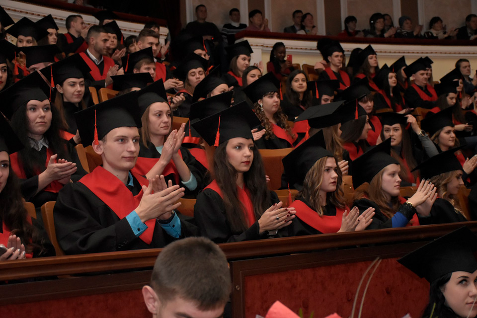Випускники-магістри ПолтНТУ отримали дипломи