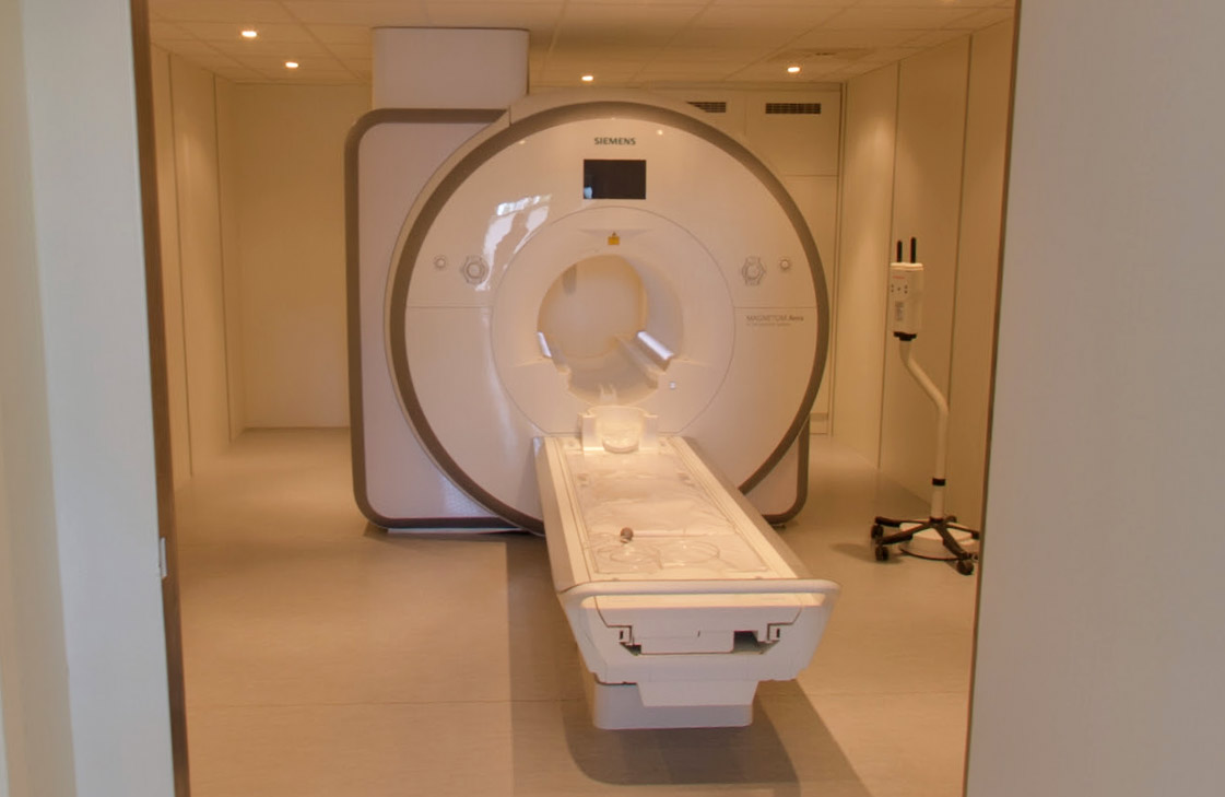 Магнітно-резонансний томограф Siemens Magnetom Aera ТОВ «Медіон»