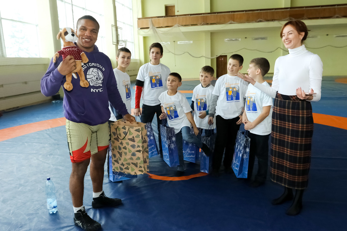 Жан Беленюк проводить відкрите тренування для дітей-переселенців і дітей-сиріт