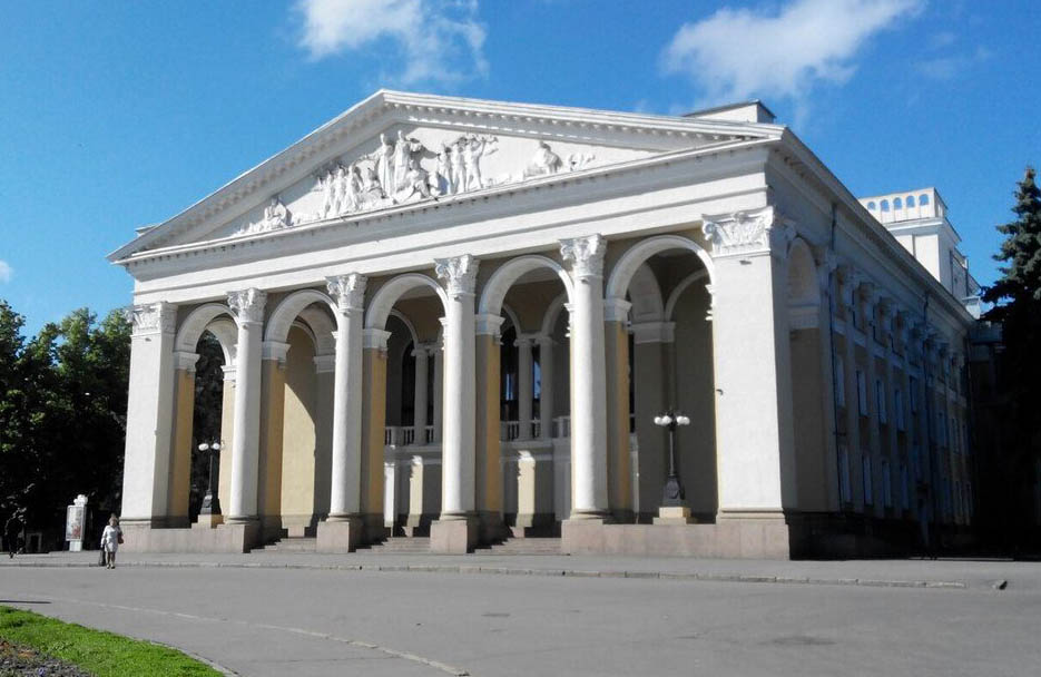 Театр ім. Гоголя у Полтаві