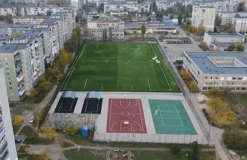Новий спортивний стадіон у Горішніх Плавнях