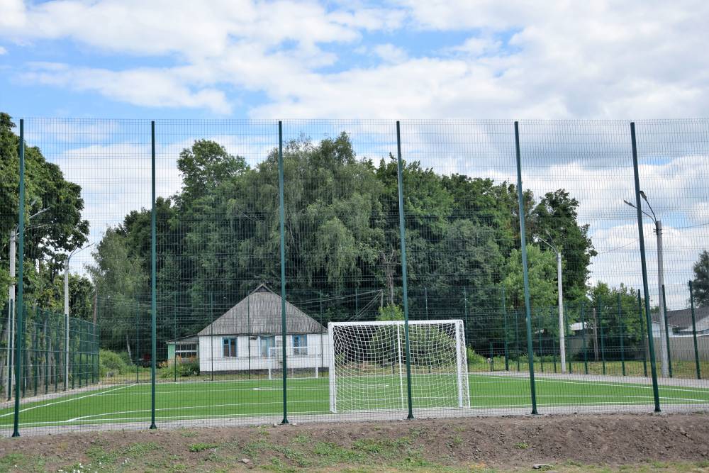 Футбольне поле у Яхниках відкрили нещодавно