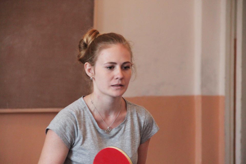 Чемпіонка змагань з настільного тенісу Аліна Шкарбан