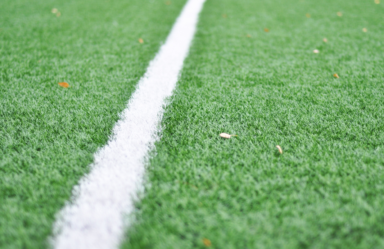 Футбольне поле зі штучним покриття