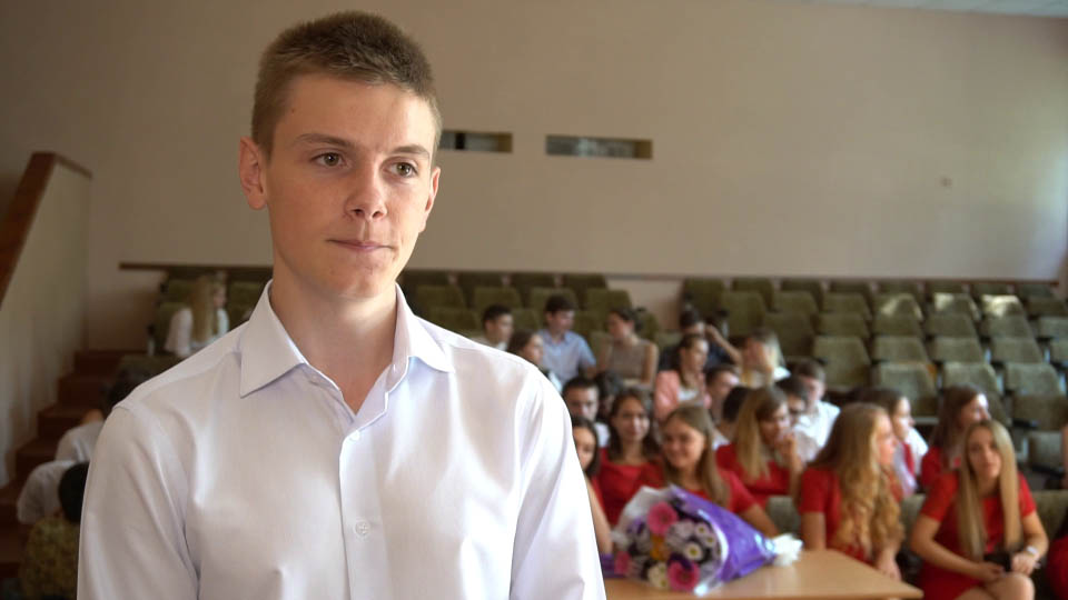 Учень 11-Б класу Федір Ільченко