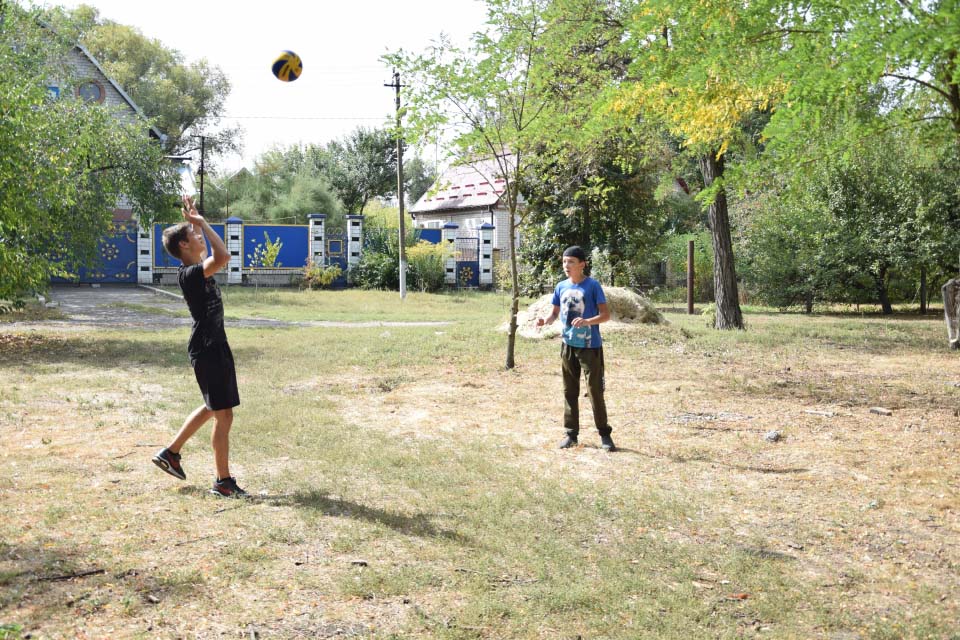 Молодь громади вже долучається до волейболу