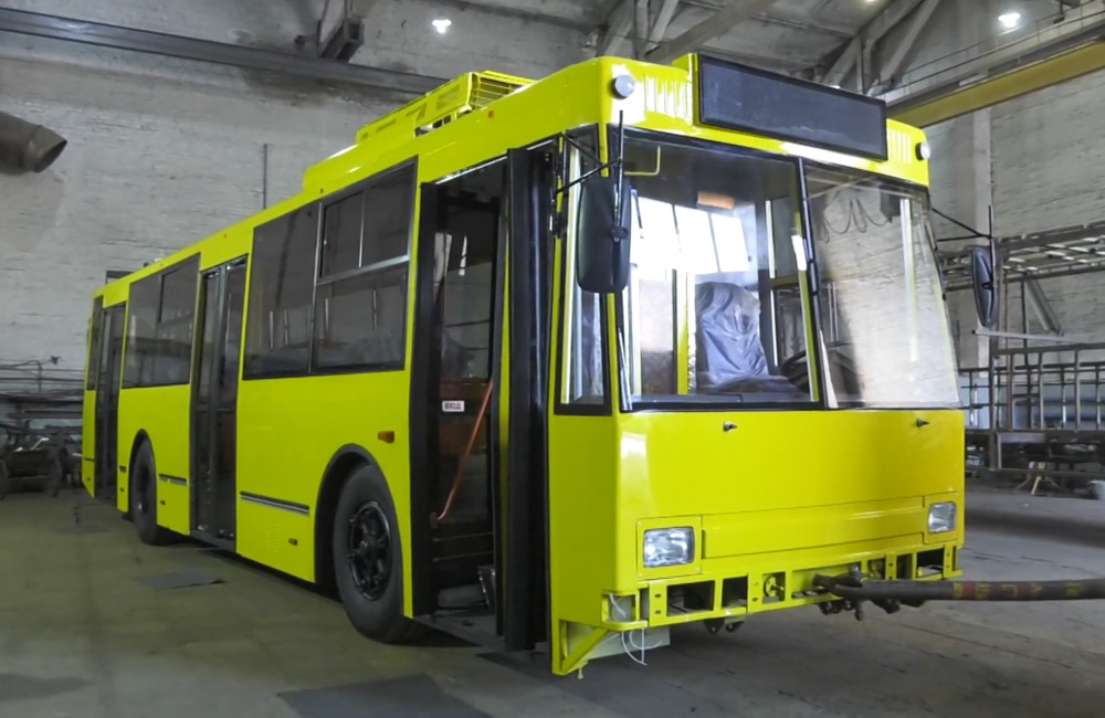 Новенький ЮМЗ Т2 (№ 69) — колишній «тролейбус-гармошка» ЮМЗ Т1