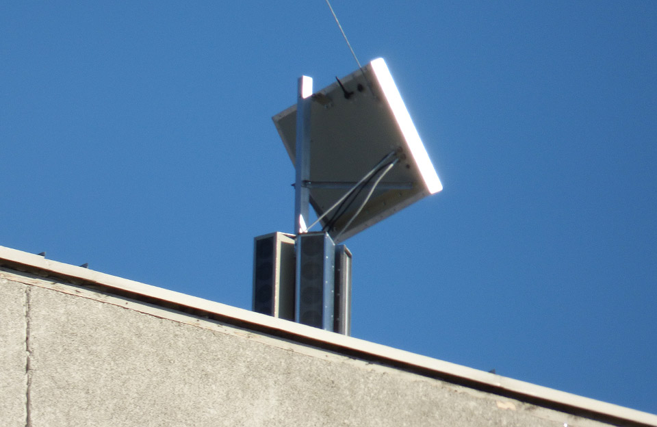 Система оповіщення на даху Полтавської ОДА