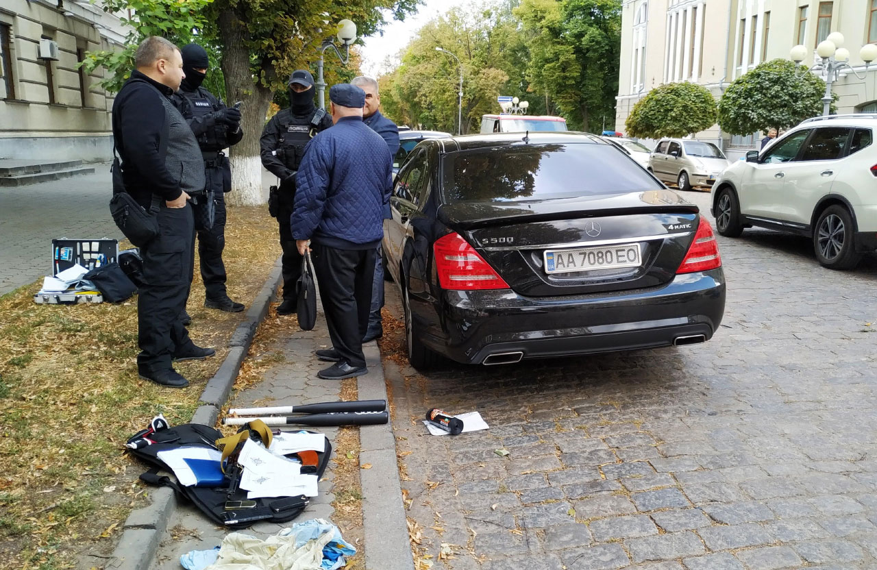 Затримання Геннадія Агаджаняна поблизу будівлі Полтавського апеляційного суду 19 вересня 2019 року