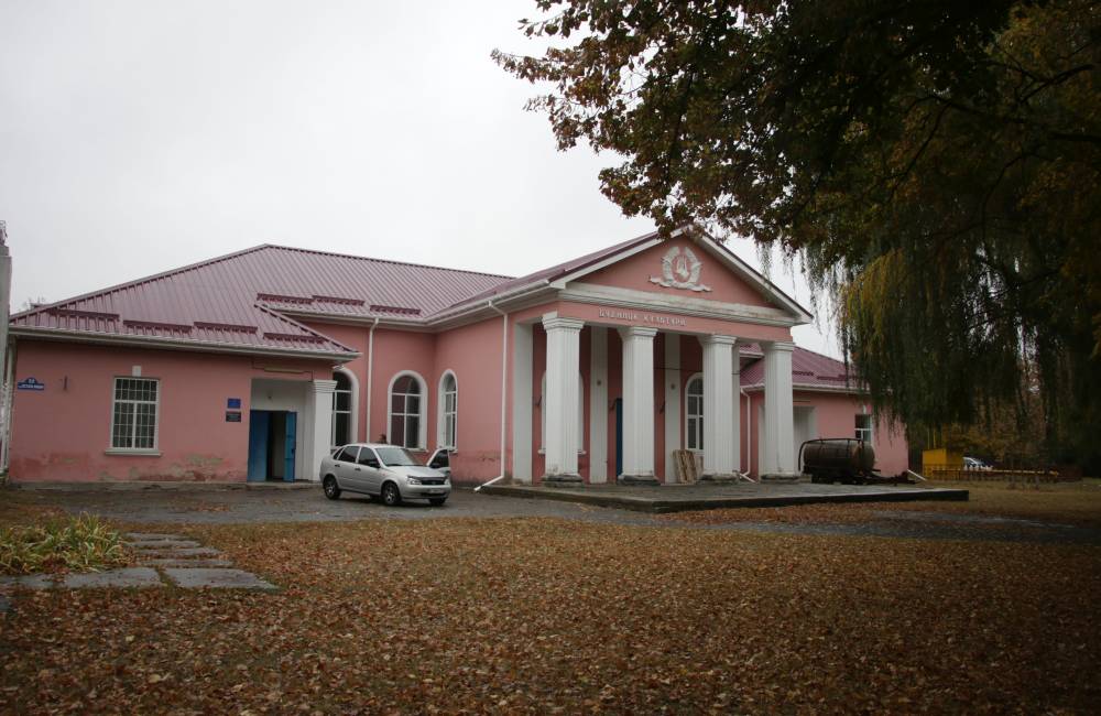 Василівський БК з відремонтованим дахом