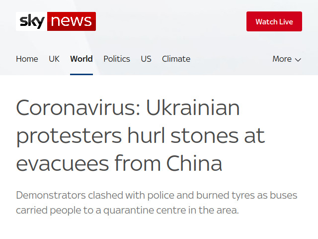 Коронавірус: українські протестувальники кидають каміння в евакуйованих із Китаю | Sky News