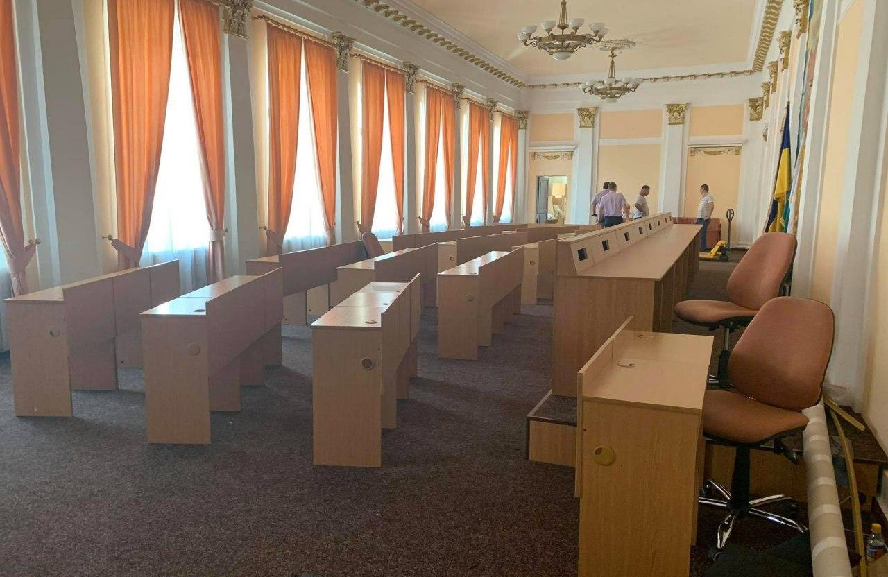 Сесійна зала Полтавської міськради на завершальній стадії ремонту