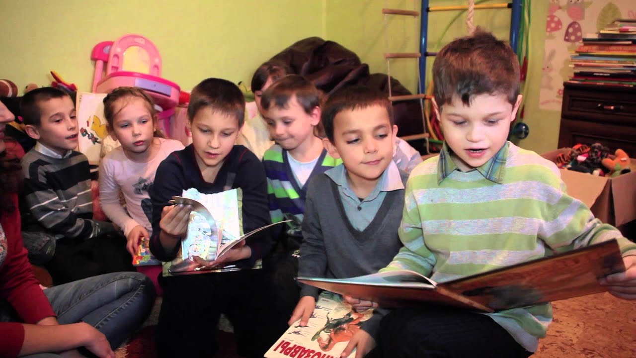 Вихованцям Центра дитячого розвитку подарували «Книжку під подушку» та новеньку шафу