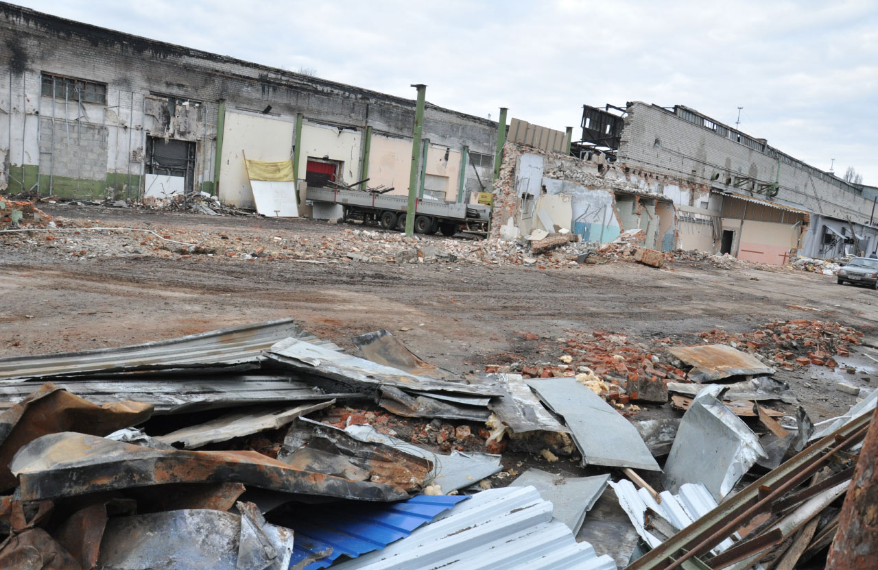 Демонтаж приміщень згорілого ринку «Київський»