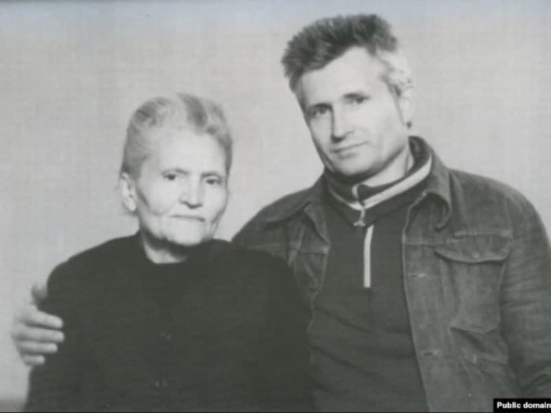 Оксана Мешко разом з сином на засланні (фото: Радіо Свобода))