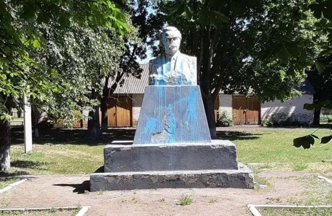 Останній на Полтавщині пам’ятник болгарському комуністу Георгію Димитрову
