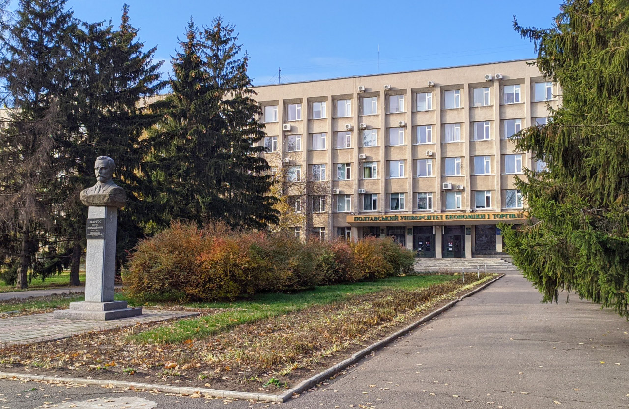 Полтавський університет економіки й торгівлі вже подолав бар'єр у 80% щепленого персоналу