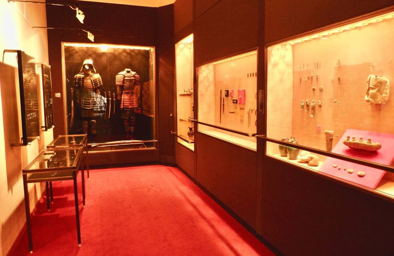 Експозиція краєзнавчого музею про Далекий Схід і Стародавній Єгипет