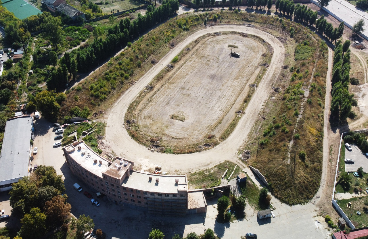Колишній мотобольний стадіон у Розсошенцях у вересні 2021 року