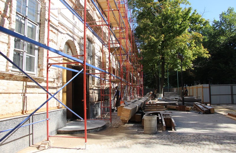 Реставрація будівлі ліцею влітку 2017 року
