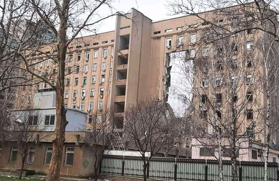 Миколаївська ОДА після обстрілу російськими окупантами 29 березня
