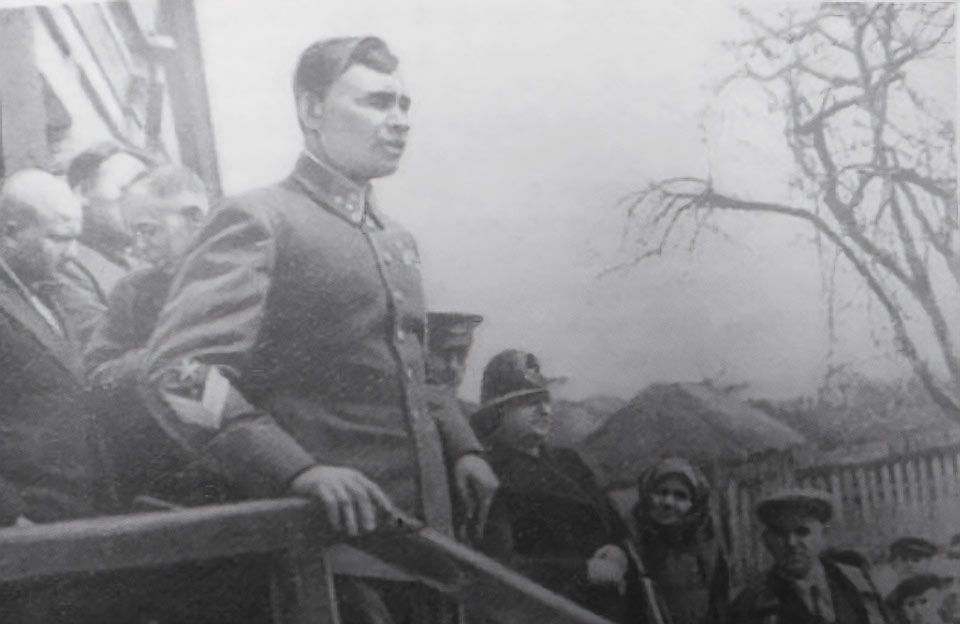 Михайло Кирпонос до початку німецько-радянської війни у рідному селі Вертіївка