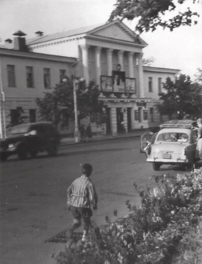 Кінотеатр ім. Котляревського у 1960 році