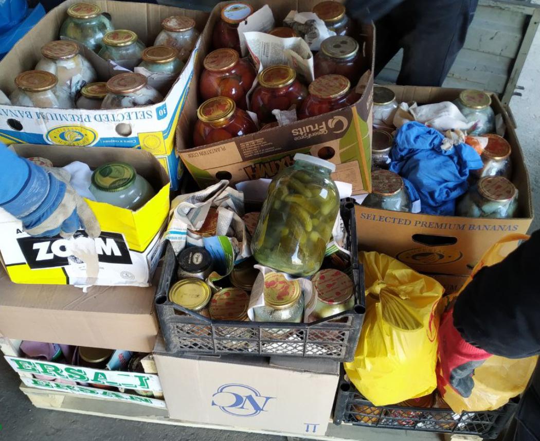 Волонтери доставляють продукти харчування для ВПО у всі куточки області