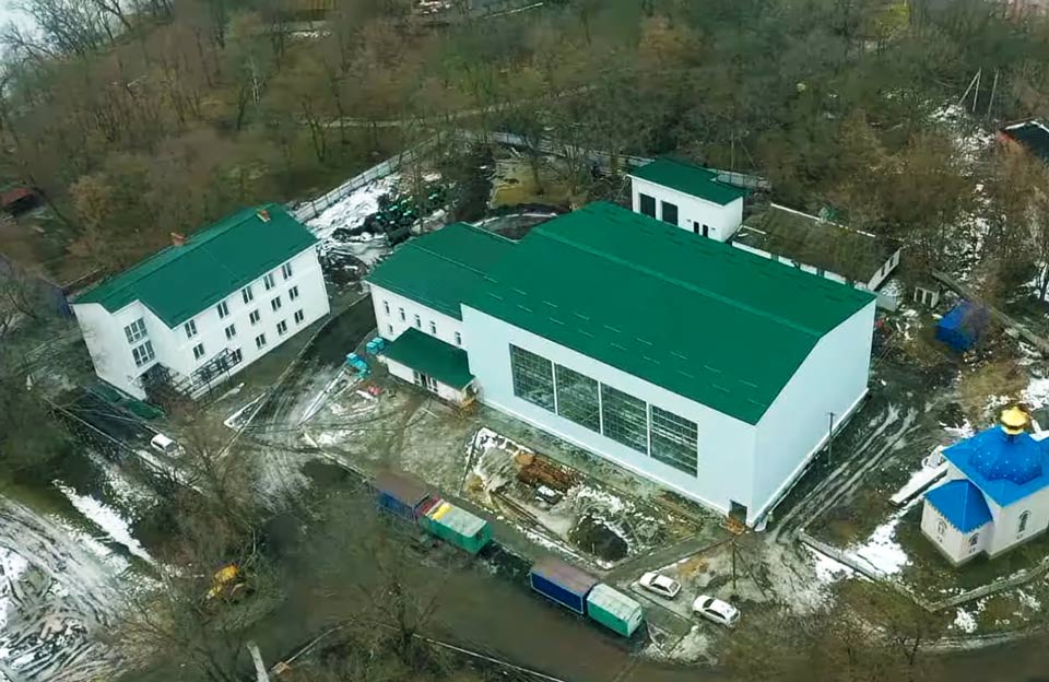 Будівлі решетилівського спорткомплексу «Колос» у лютому 2022 року