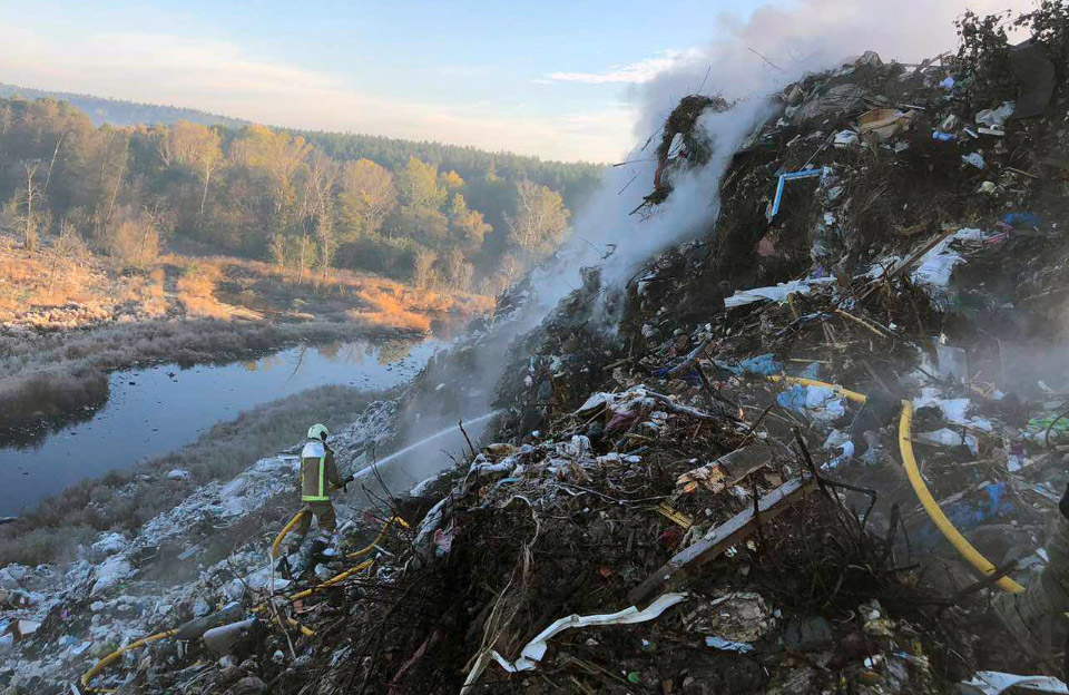 Одна з минулорічних пожеж на сміттєзвалищі у Макухівці