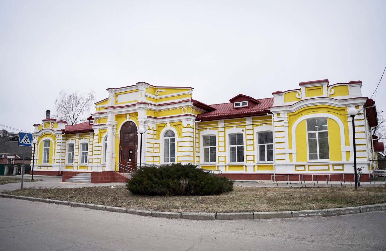 Реконструйований Центр естетичного виховання у Миргороді