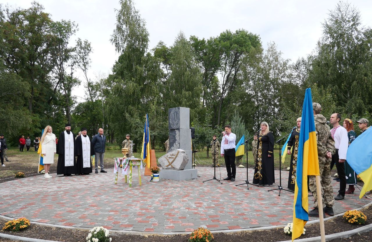 ПІд час церемонії відкриття пам’ятного знаку Гаврилку у вересні 2022 року