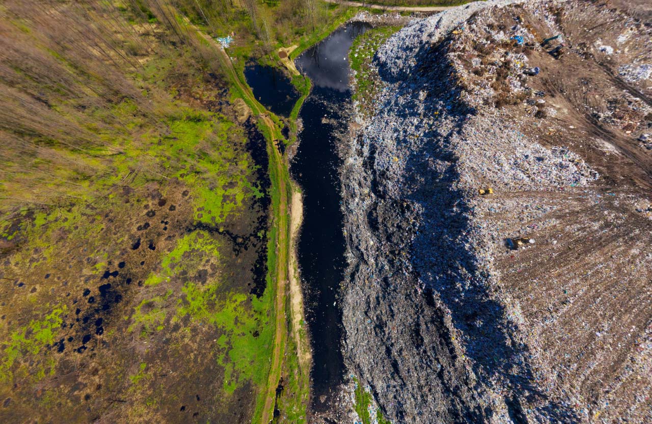 «Чорне озеро» з небезпечним фільтратом, що витікає з Макухівського сміттєзвалища